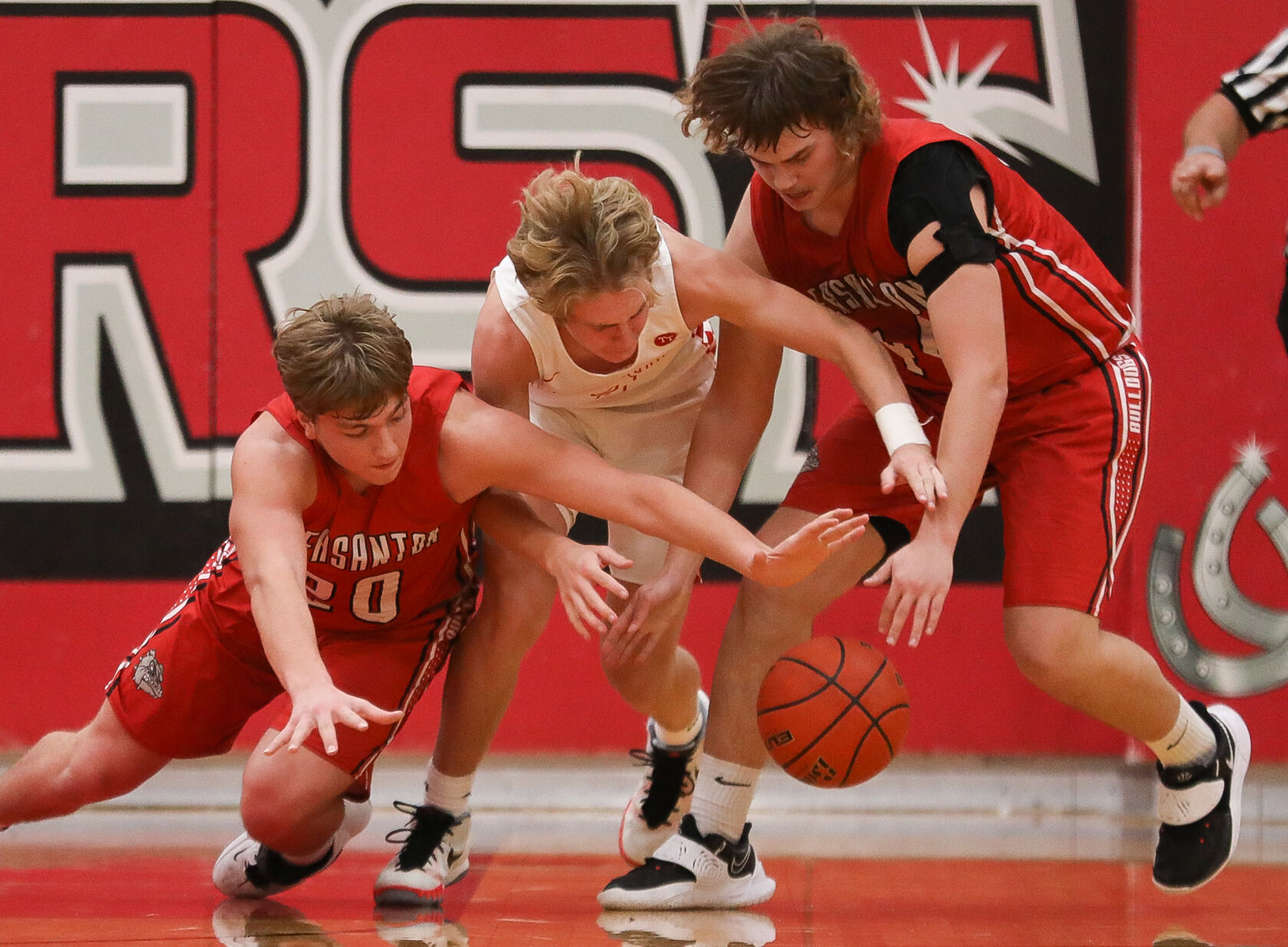1-14-22 Pleasanton at Amherst boys basketball (24 of 27).jpg